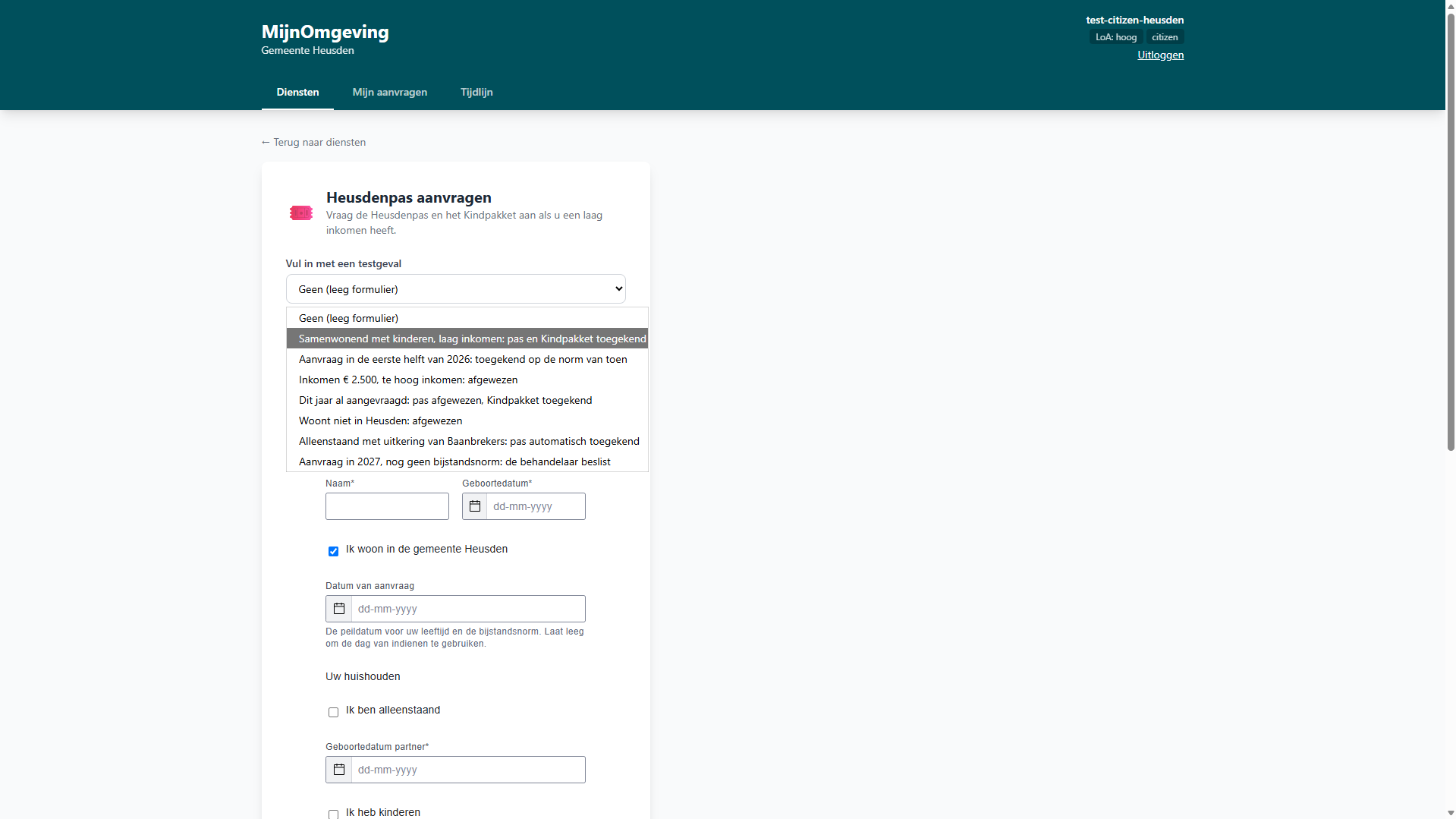 Screenshot: the Heusdenpas aanvragen start form with the Vul in met een testgeval list open, showing Geen (leeg formulier) and the seven test cases